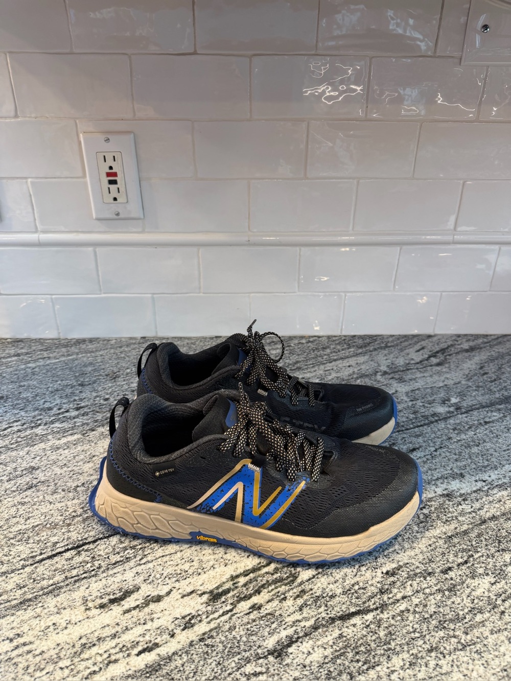 Men’s New Balance Fresh Foam X Hierro V7 GTX Size 9.5/Women’s 11